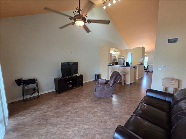 3661 KINGS ROAD 102, Palm Harbor, FL 34685