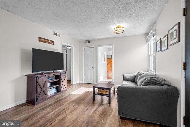 2644 FERNWOOD, Abington, PA 19001