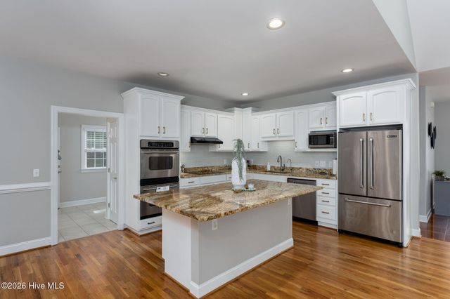 205 E Loon Court, Hampstead, NC 28443