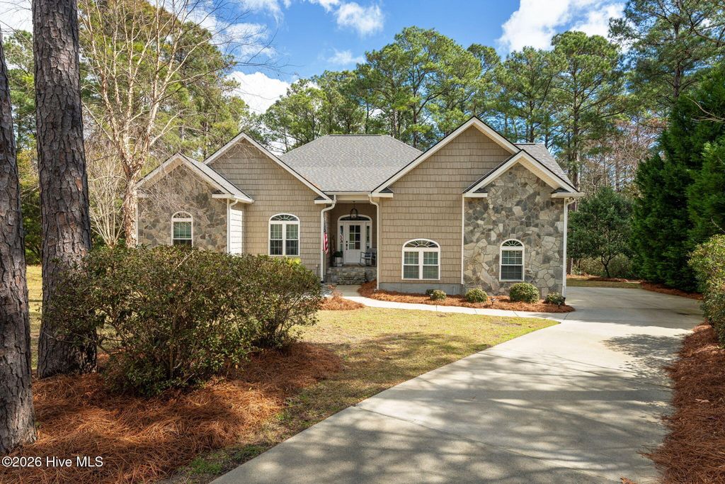 205 E Loon Court, Hampstead, NC 28443