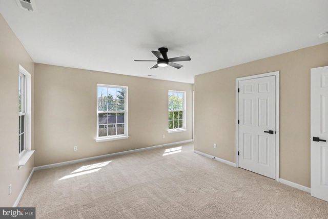 33 CARTERS LINE RD, White Post, VA 22663
