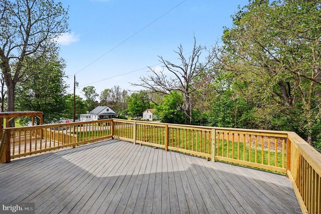 33 CARTERS LINE RD, White Post, VA 22663