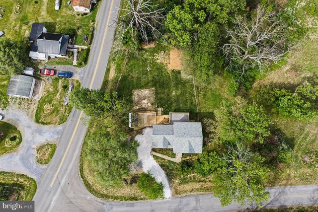 33 CARTERS LINE RD, White Post, VA 22663