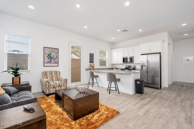 3272 W Peak View Road, Phoenix, AZ 85083