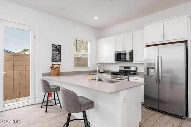 3272 W Peak View Road, Phoenix, AZ 85083