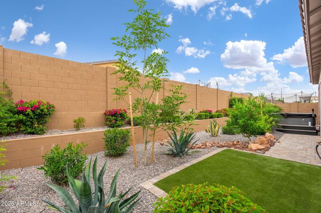 3272 W Peak View Road, Phoenix, AZ 85083