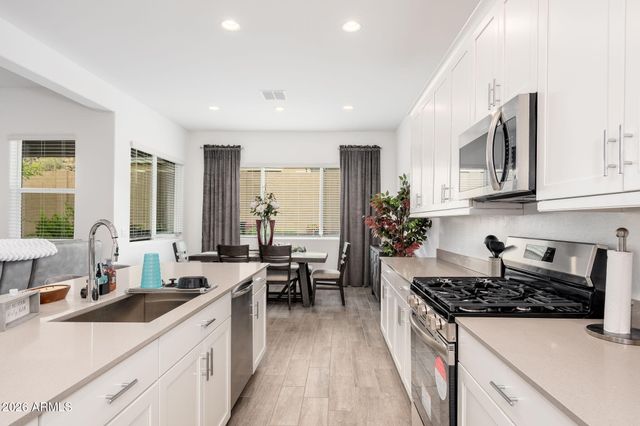 3272 W Peak View Road, Phoenix, AZ 85083