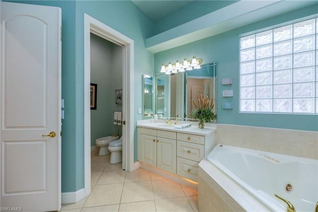 840 Villa Florenza DR, Naples, FL 34119