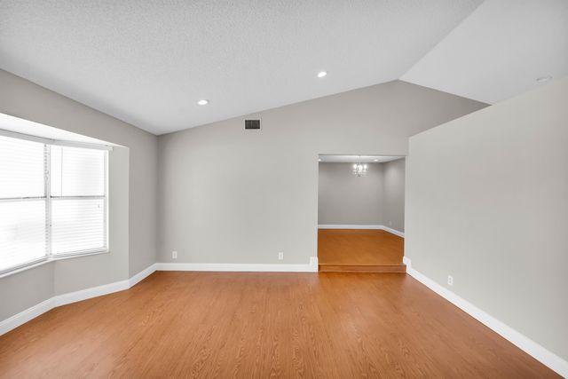 1909 NW 80th Avenue, Margate, FL 33063