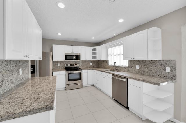 1909 NW 80th Avenue, Margate, FL 33063