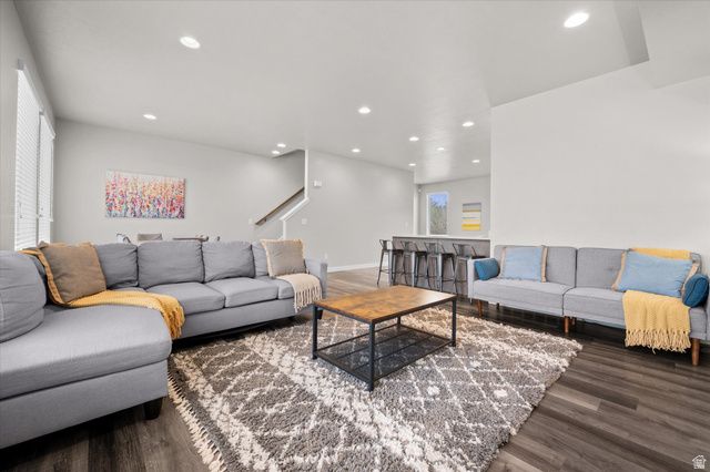 2504 N KNIGHTS LN, Layton, UT 84041