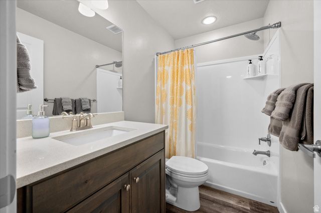 2504 N KNIGHTS LN, Layton, UT 84041