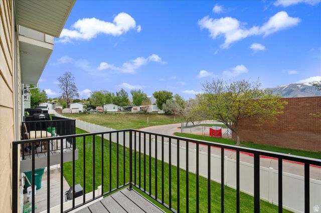 2504 N KNIGHTS LN, Layton, UT 84041