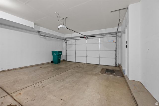 2504 N KNIGHTS LN, Layton, UT 84041
