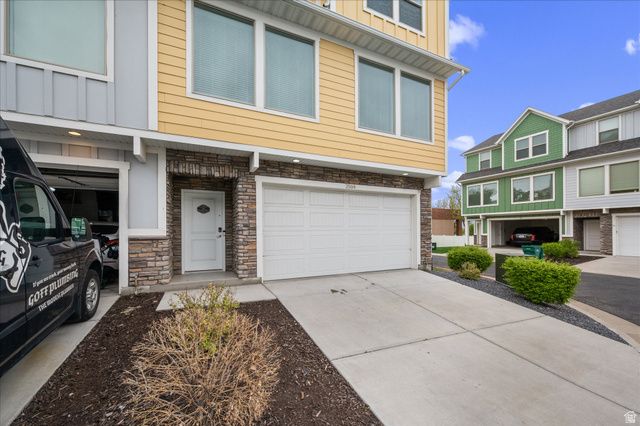2504 N KNIGHTS LN, Layton, UT 84041