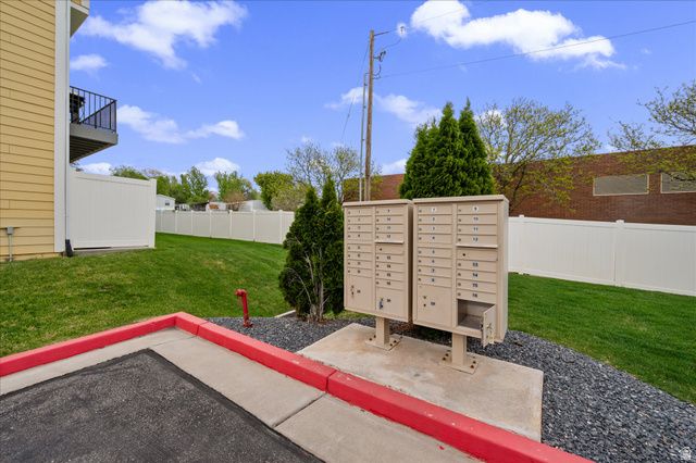 2504 N KNIGHTS LN, Layton, UT 84041