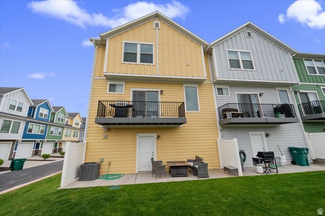 2504 N KNIGHTS LN, Layton, UT 84041