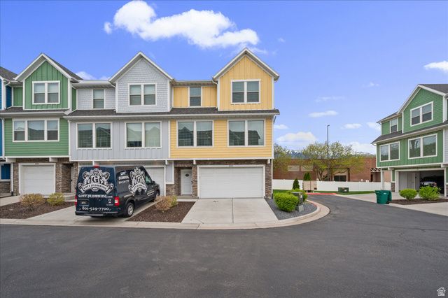2504 N KNIGHTS LN, Layton, UT 84041