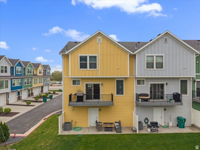 2504 N KNIGHTS LN, Layton, UT 84041