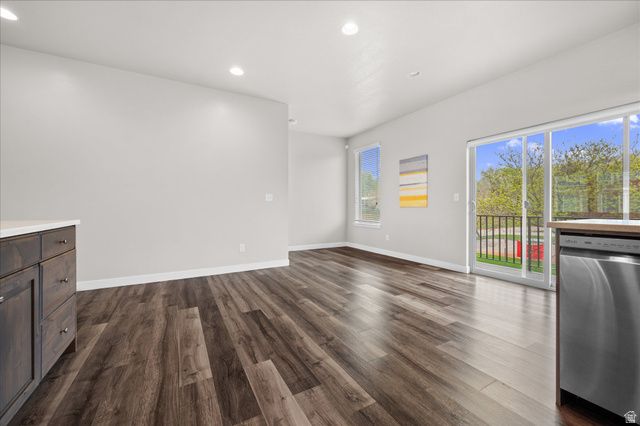 2504 N KNIGHTS LN, Layton, UT 84041