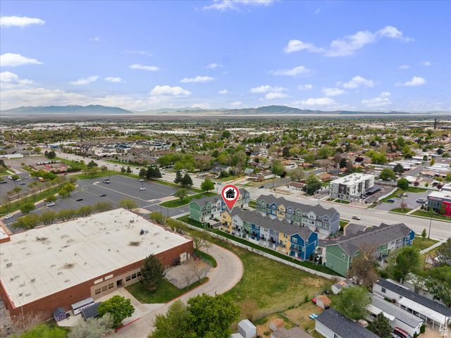 2504 N KNIGHTS LN, Layton, UT 84041