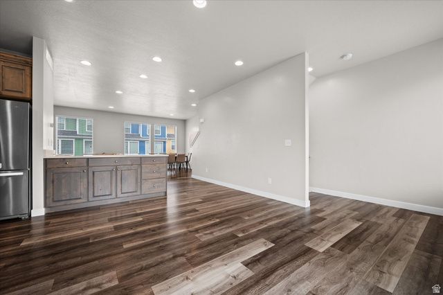 2504 N KNIGHTS LN, Layton, UT 84041