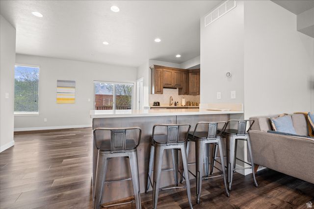 2504 N KNIGHTS LN, Layton, UT 84041