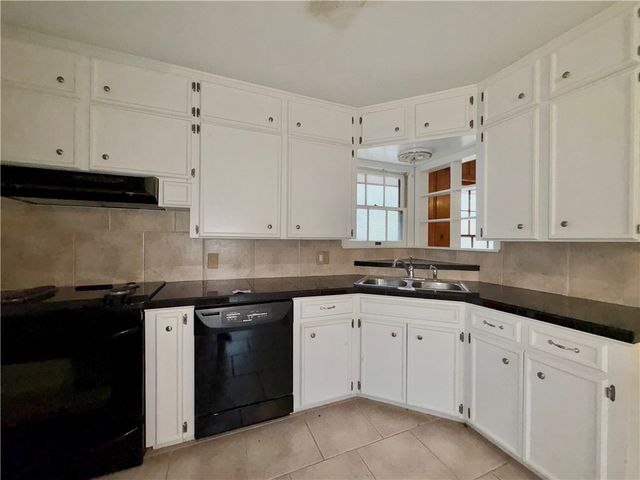 613 Brawner Pkwy, Corpus Christi, TX 78411