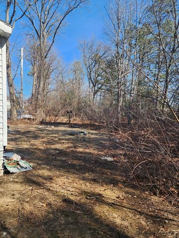 28 Finch Drive, Chicopee, MA 01013