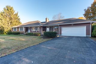 6 Douglas Drive, Salem, NH 03079