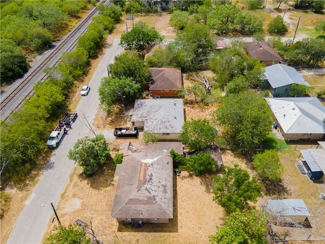 205 Brazos, George West, TX 78102