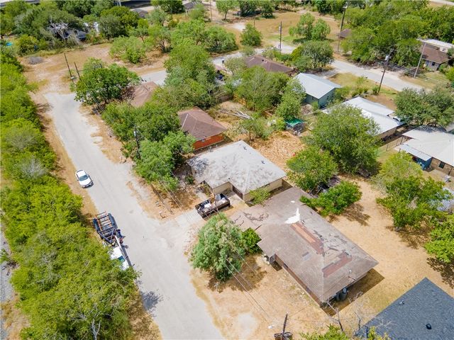 205 Brazos, George West, TX 78102