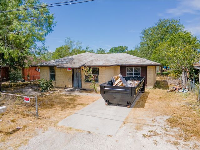 205 Brazos, George West, TX 78102