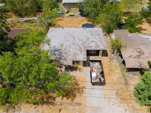 205 Brazos, George West, TX 78102