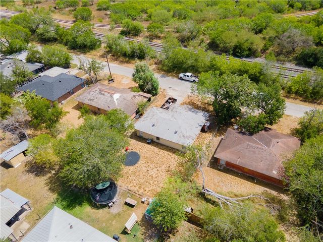 205 Brazos, George West, TX 78102