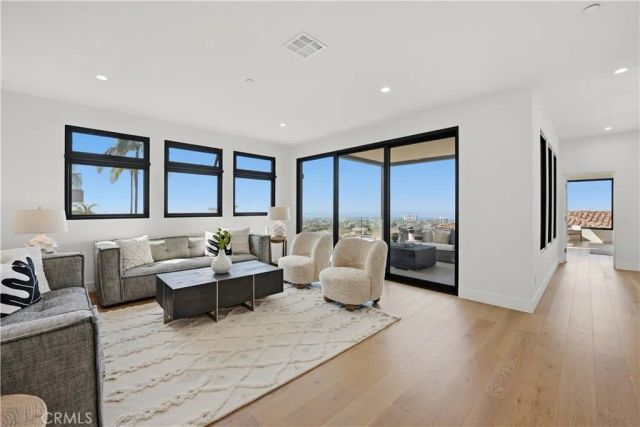 5108 Gordon Lane, San Diego, CA 92109