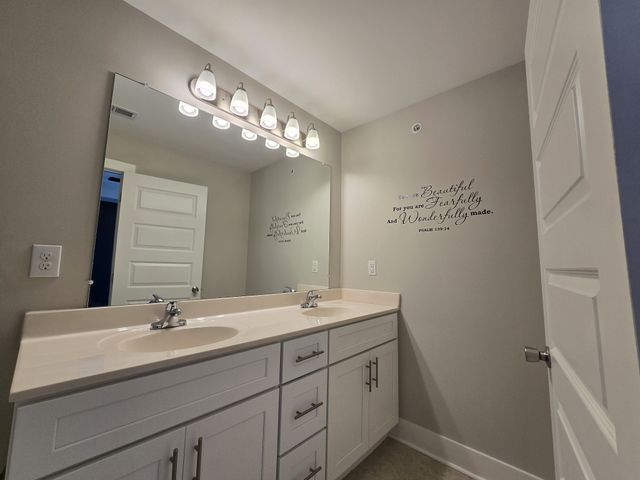 6006 Hillside Ln, Spring Hill, TN 37174