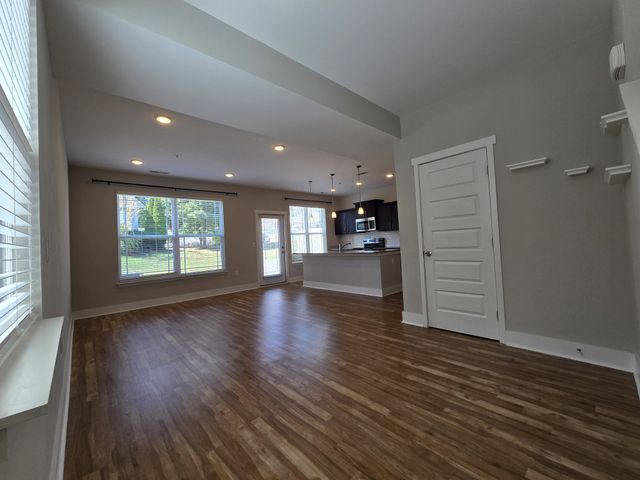 6006 Hillside Ln, Spring Hill, TN 37174