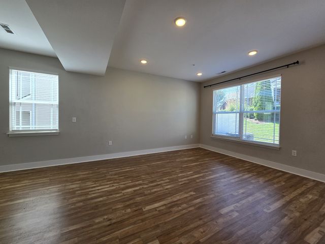 6006 Hillside Ln, Spring Hill, TN 37174