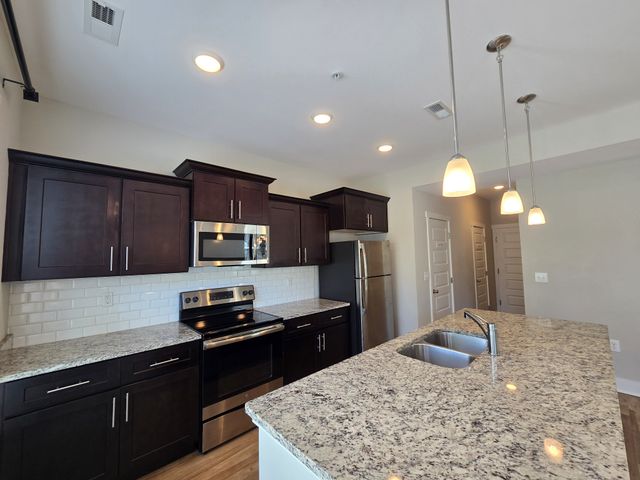6006 Hillside Ln, Spring Hill, TN 37174