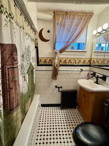 8 Ashland Street 8G, Worcester, MA 01609