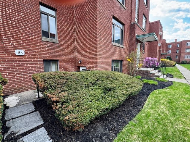 8 Ashland Street 8G, Worcester, MA 01609