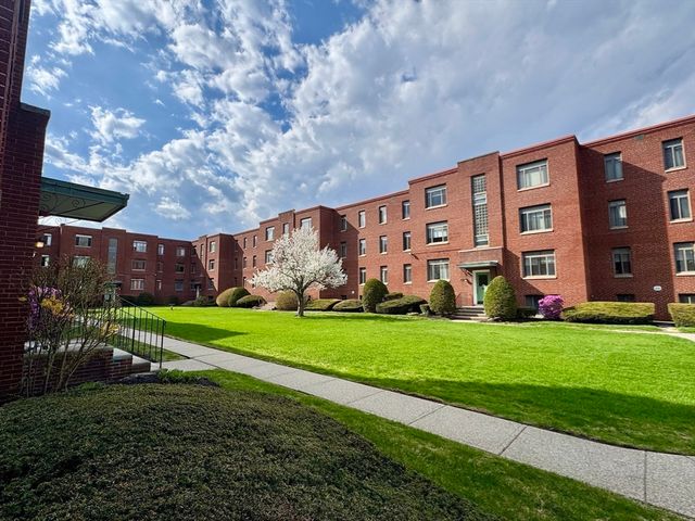 8 Ashland Street 8G, Worcester, MA 01609