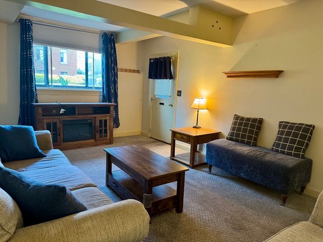 8 Ashland Street 8G, Worcester, MA 01609