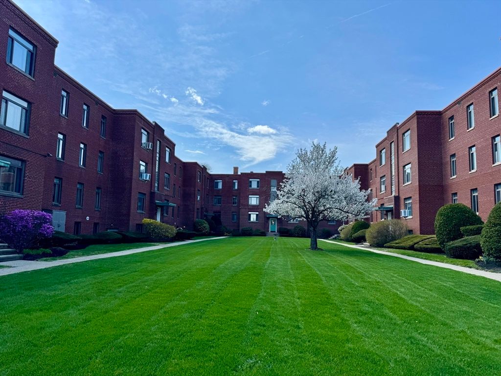 8 Ashland Street 8G, Worcester, MA 01609
