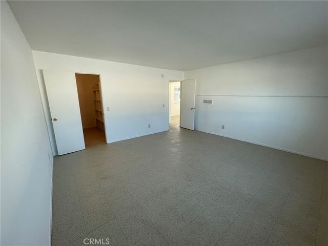 8800 Cedros Avenue 111, Panorama City, CA 91402