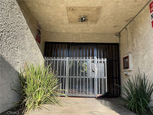 8800 Cedros Avenue 111, Panorama City, CA 91402