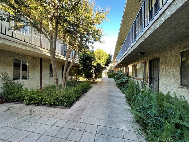 8800 Cedros Avenue 111, Panorama City, CA 91402