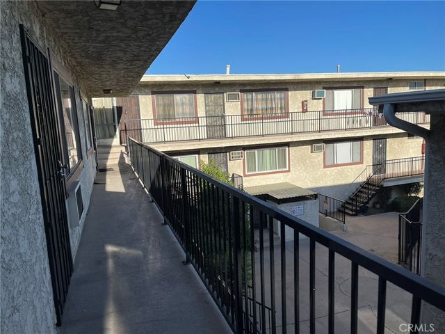 8800 Cedros Avenue 111, Panorama City, CA 91402