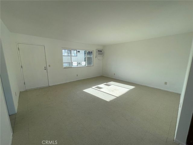 8800 Cedros Avenue 111, Panorama City, CA 91402